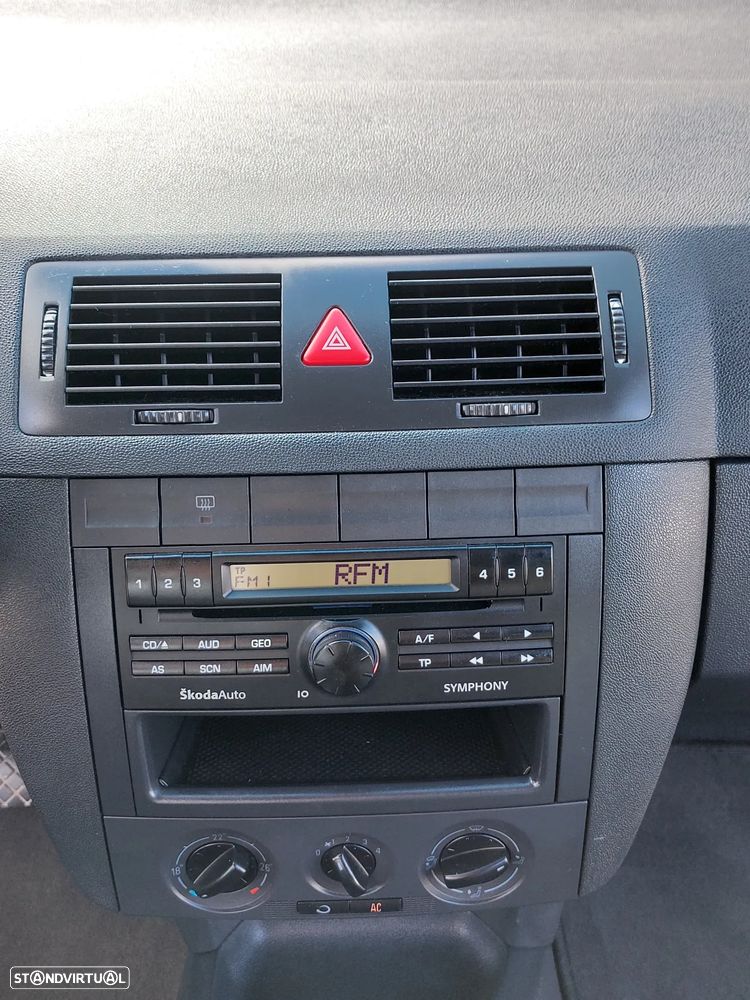 Skoda Fabia Break 1.4 Attractive AC - 19