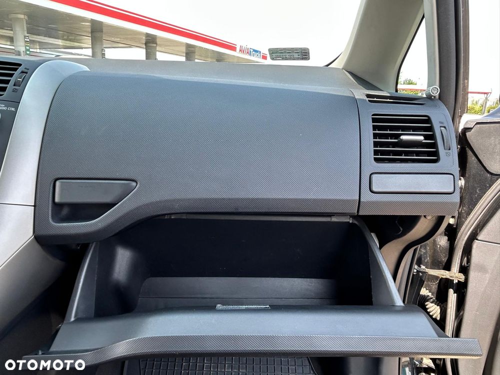 Toyota Auris 1.33 VVT-i Terra - 16