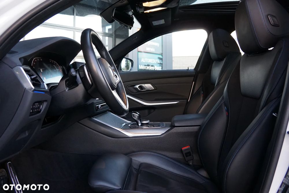 BMW Seria 3 330i xDrive M Sport sport - 14