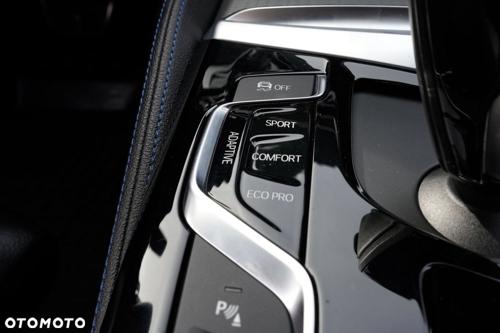 BMW Seria 5 520d M Sport - 14