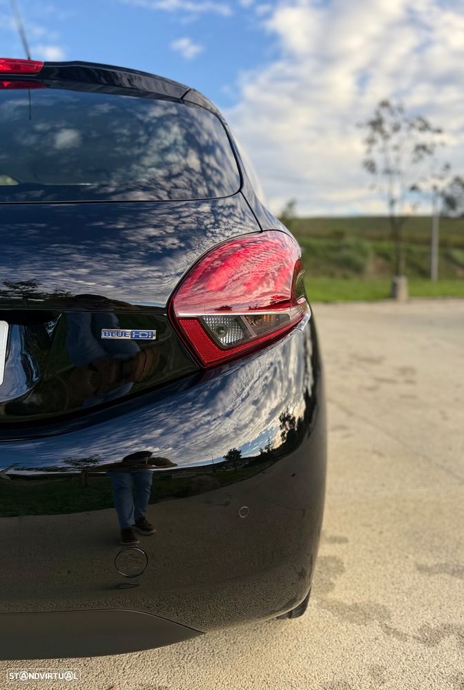 Peugeot 208 1.6 BlueHDi Allure - 10