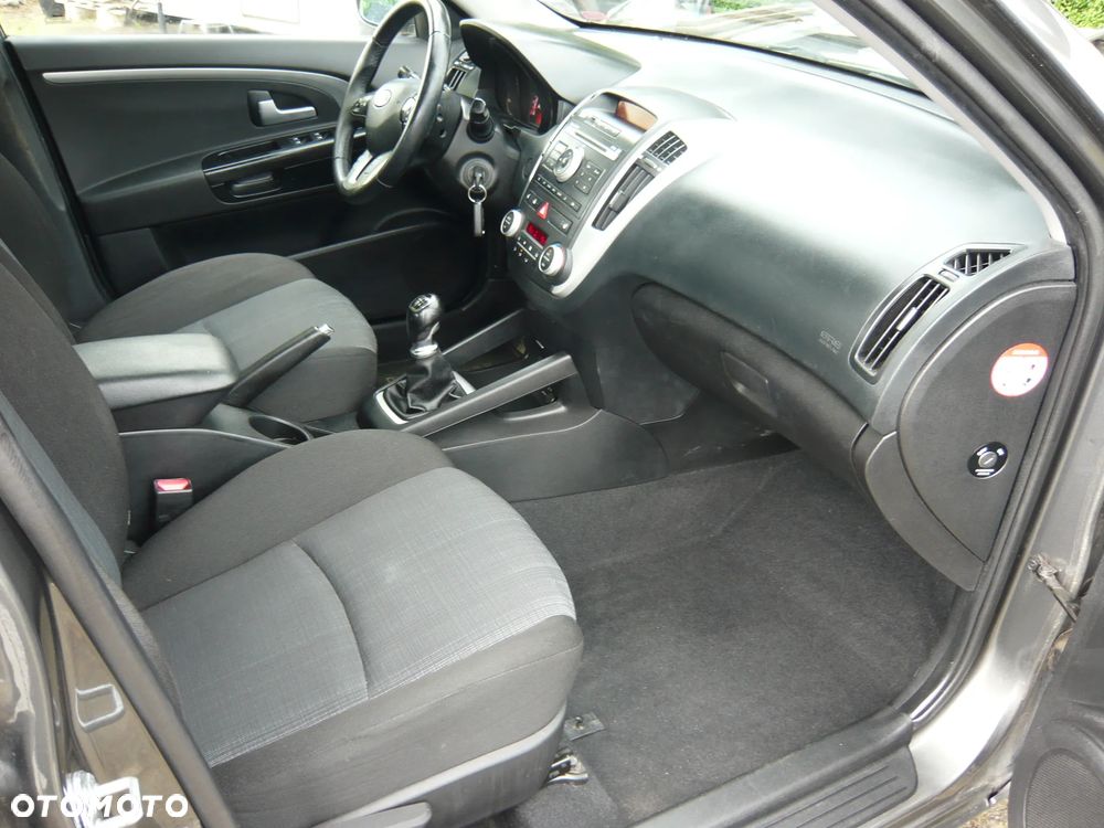 Kia Ceed 1.6 CVVT Vision - 27