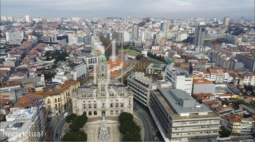 T5 com Vista Panorâmica sobre o Porto | Piso Elevado - Grande imagem: 2/19