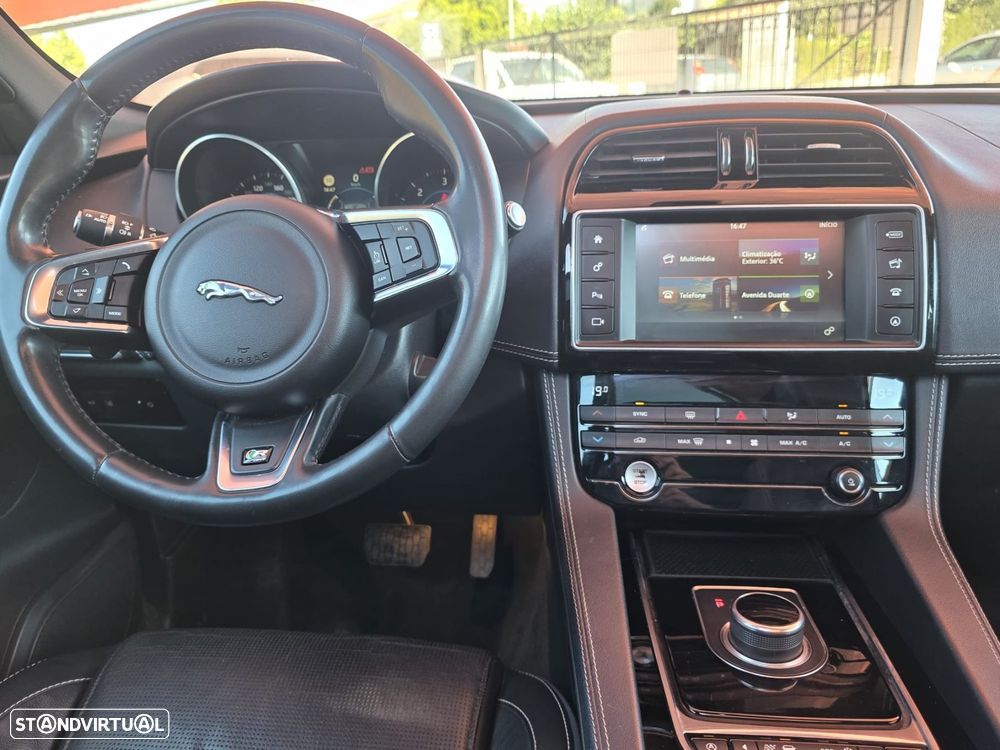 Jaguar F-Pace 2.0 i4D R-Sport AWD Aut. - 11