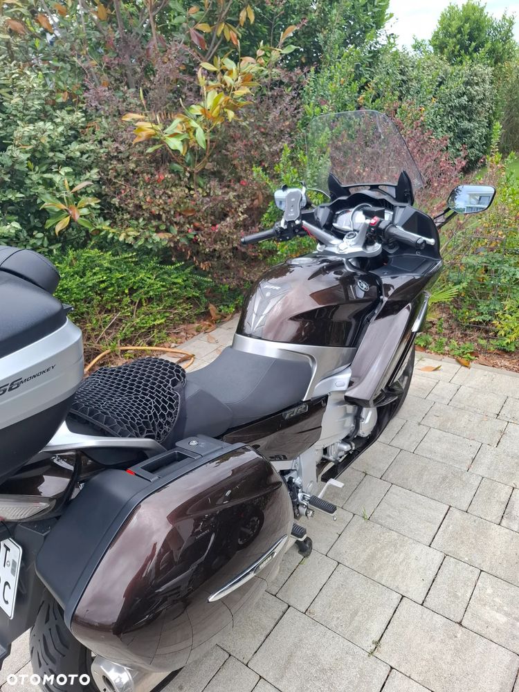 Yamaha FJR - 6