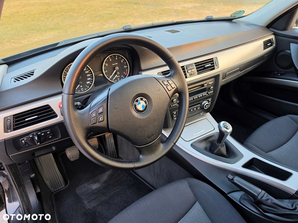 BMW Seria 3 - 27