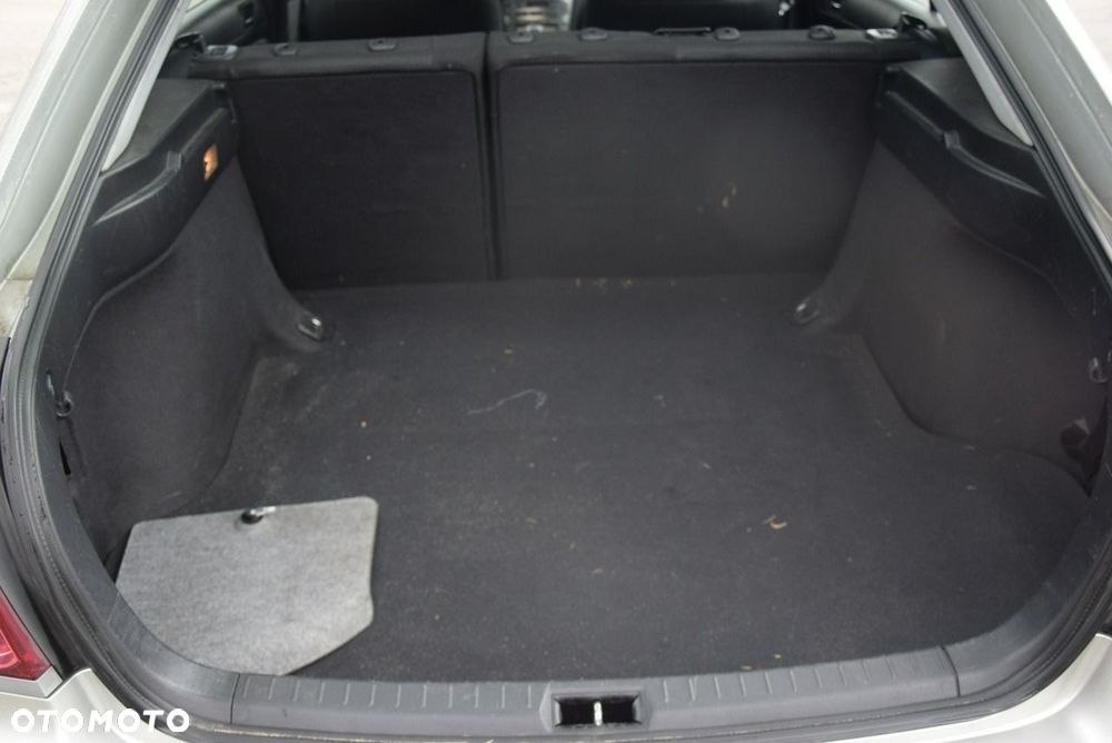 Toyota Avensis - 14