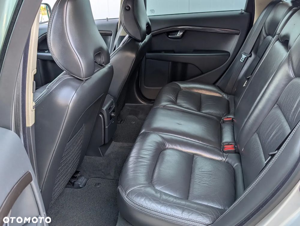 Volvo XC 70 D5 AWD Momentum - 19