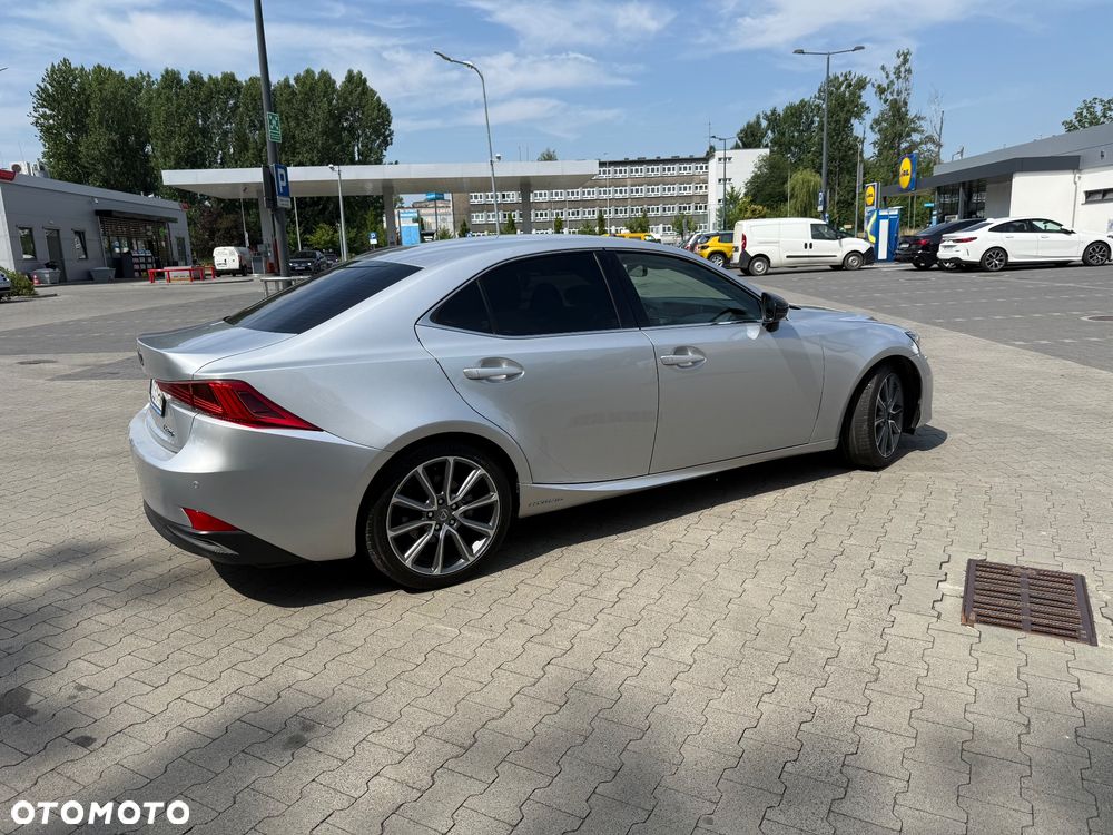 Lexus IS 300h Elegance EU6 - 4