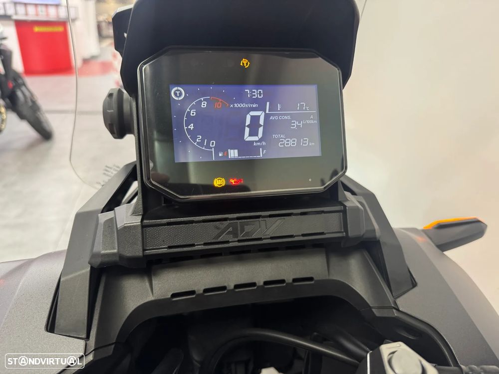 Honda ADV 350 - 6