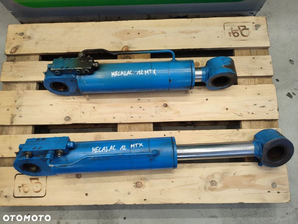 Siłownik ramienia Mecalac 12 MTX - 2