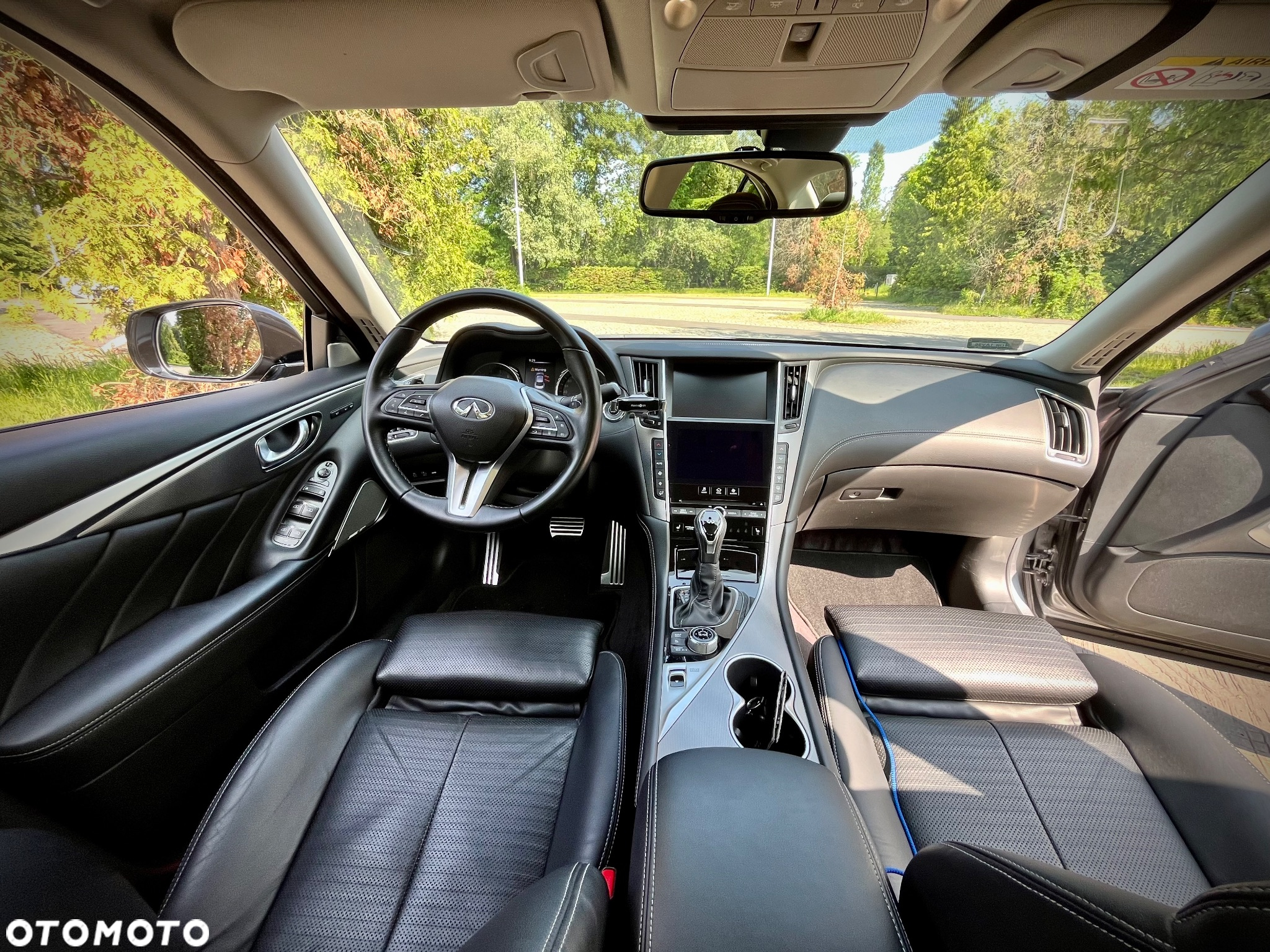 Infiniti Q50 Hybrid AWD Premium - 24