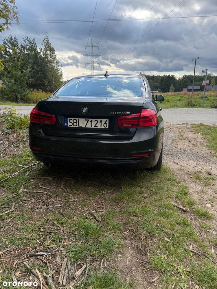 BMW Seria 3 318i - 4