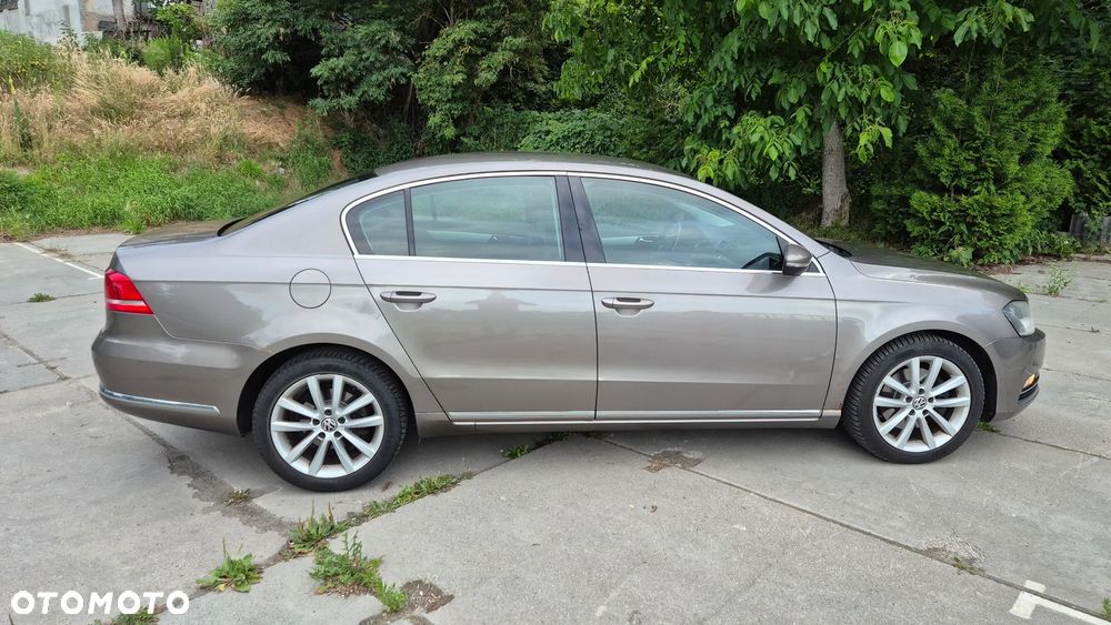Volkswagen Passat 2.0 TDI Highline DSG - 8