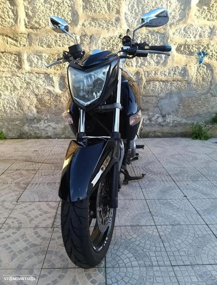 Suzuki Inazuma 250 - 4