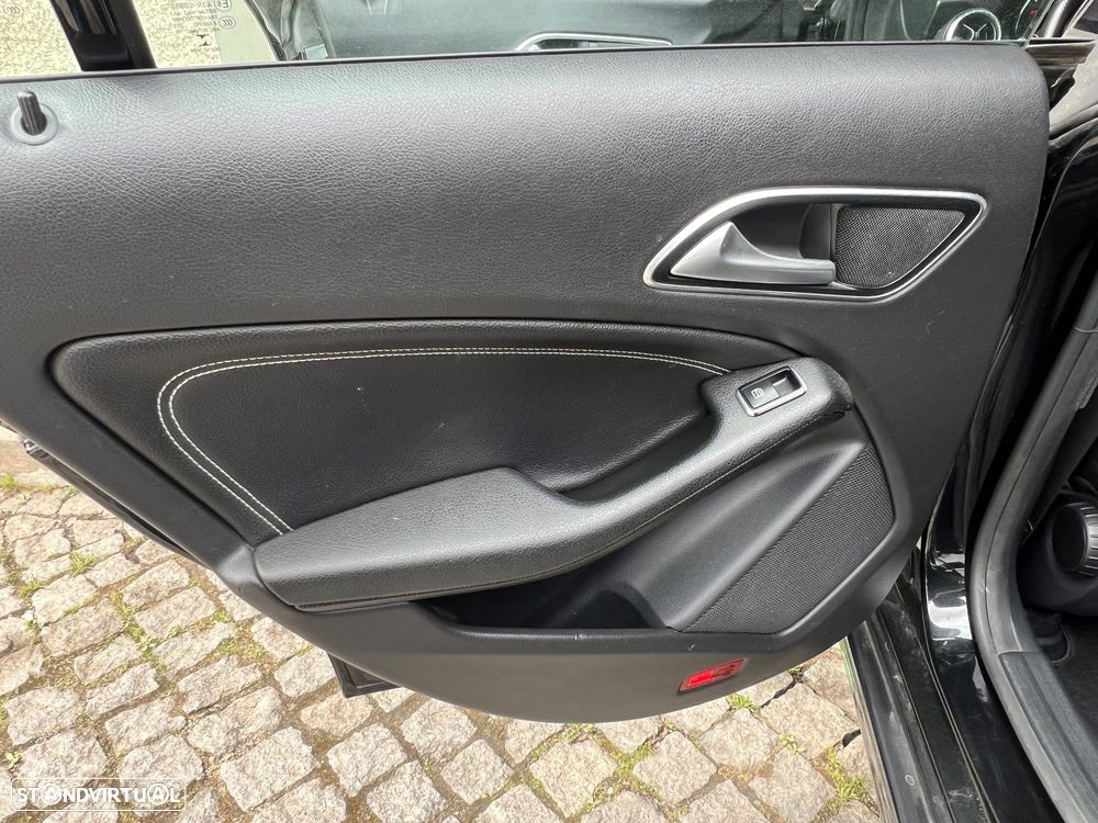 Mercedes-Benz CLA 200 d Shooting Brake Urban Aut. - 29