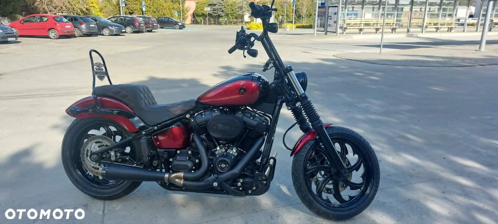 Harley-Davidson Softail Street Bob - 35