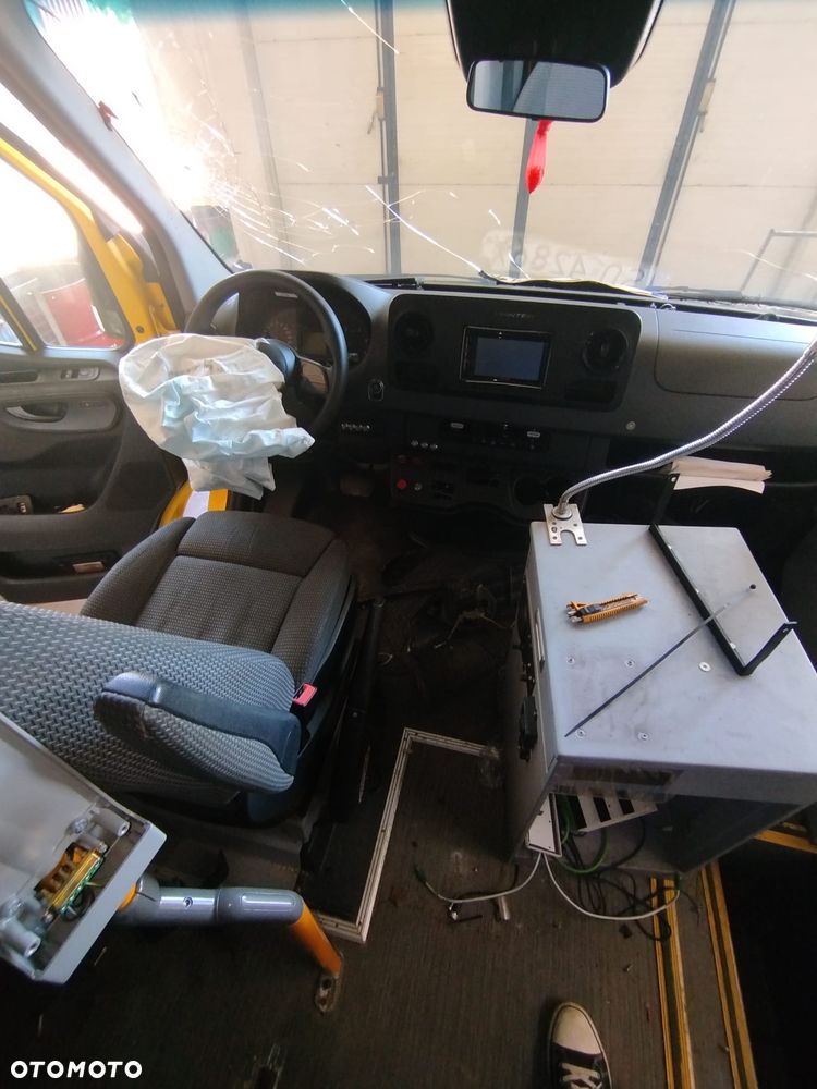 Mercedes-Benz Sprinter - 6