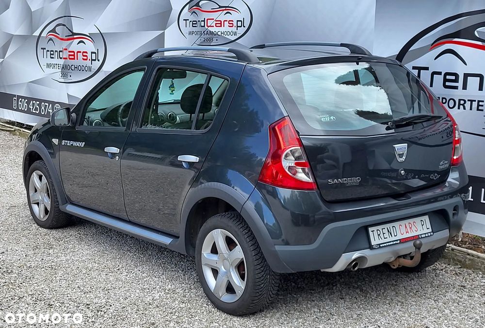 Dacia Sandero Stepway 1.6 - 13