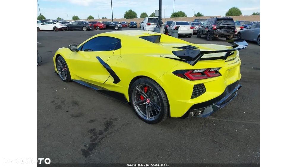 Chevrolet Corvette - 5