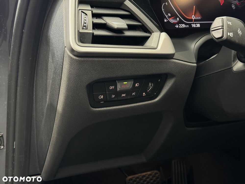 BMW Seria 3 318i - 24