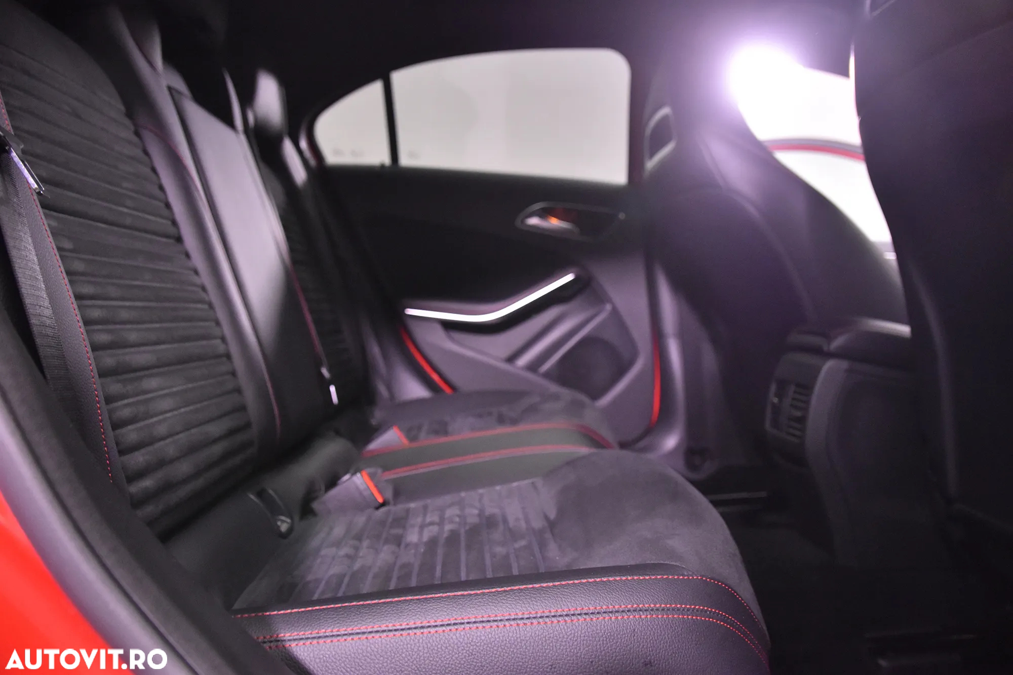 Mercedes-Benz A 180 AMG Line - 12