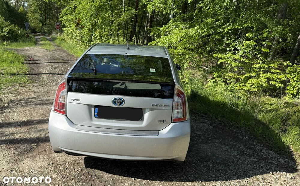 Toyota Prius 1.8 HSD Premium - 2