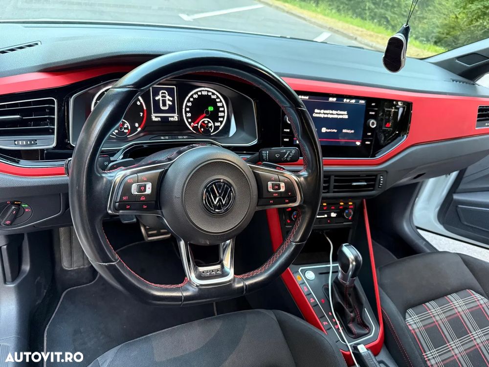 Volkswagen Polo 2.0 TSI DSG GTI - 3