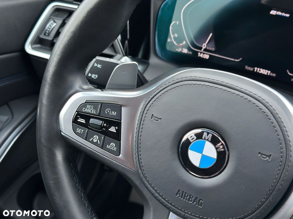 BMW Seria 3 330e iPerformance M Sport - 23