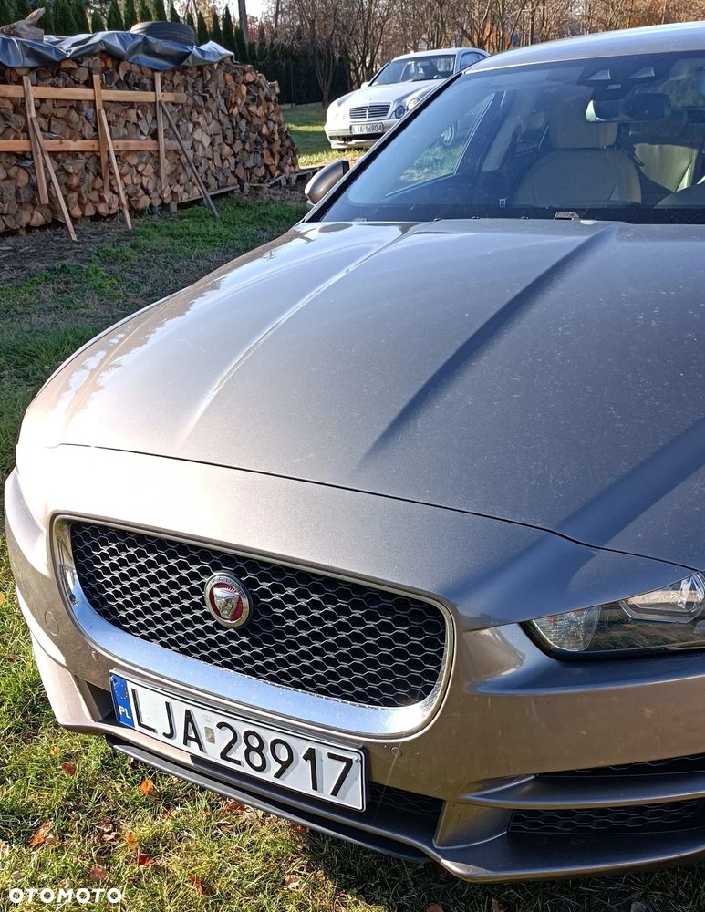 Jaguar XE ver-2-0-d-prestige - 4