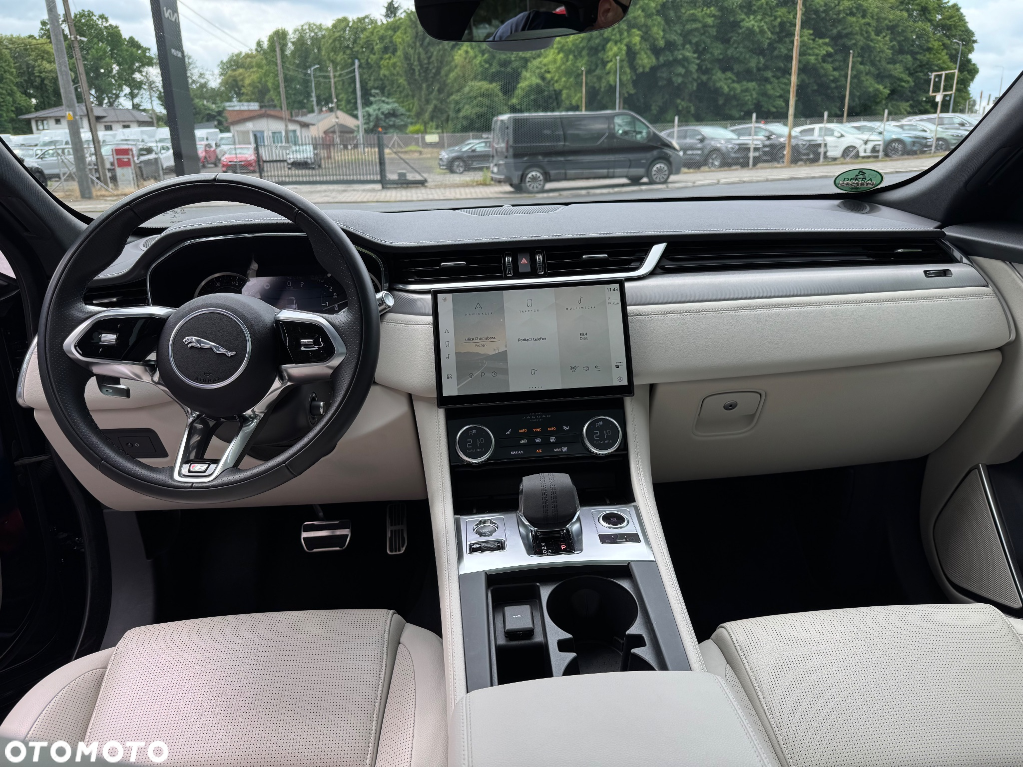 Jaguar F-Pace - 15