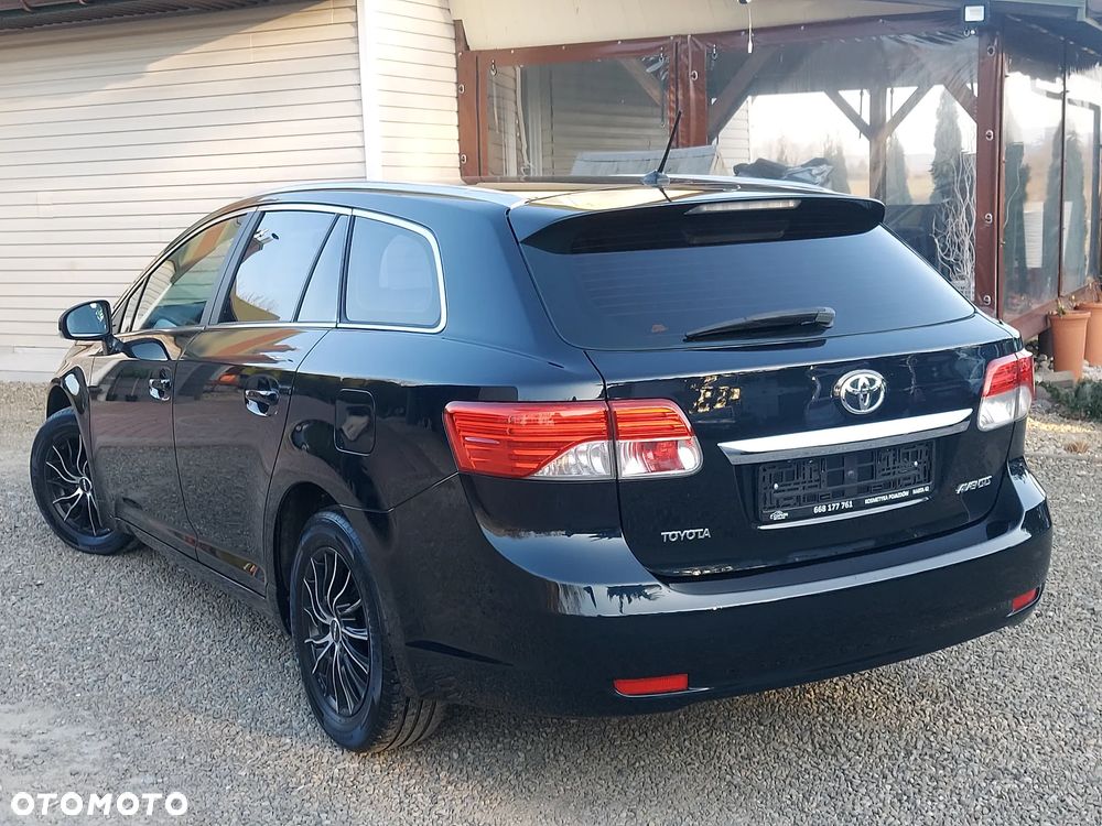 Toyota Avensis - 17