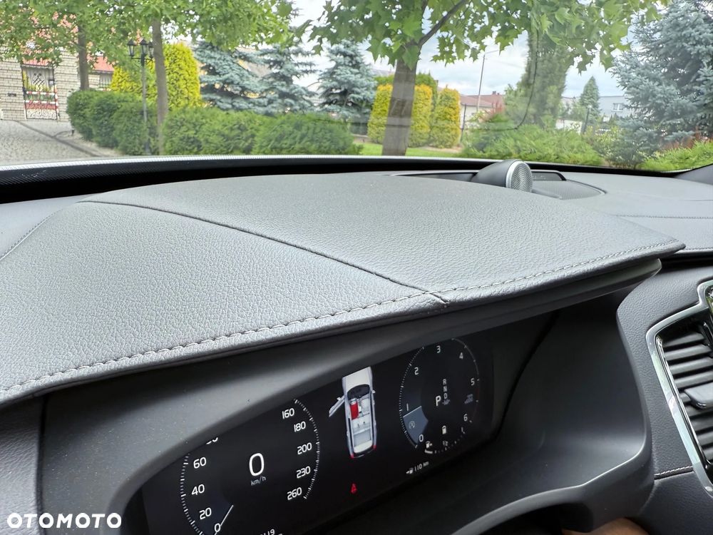 Volvo XC 90 - 26