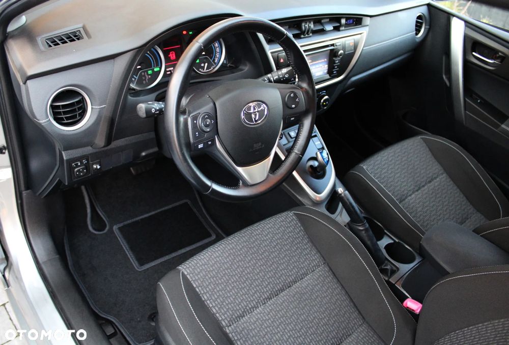 Toyota Auris - 11