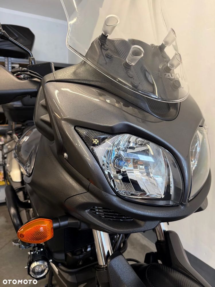 Suzuki V-STROM - 35