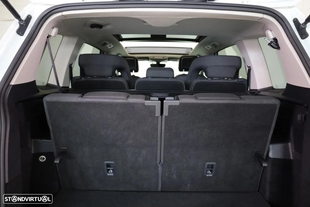 VW Touran 1.6 TDI R-Line DSG - 22