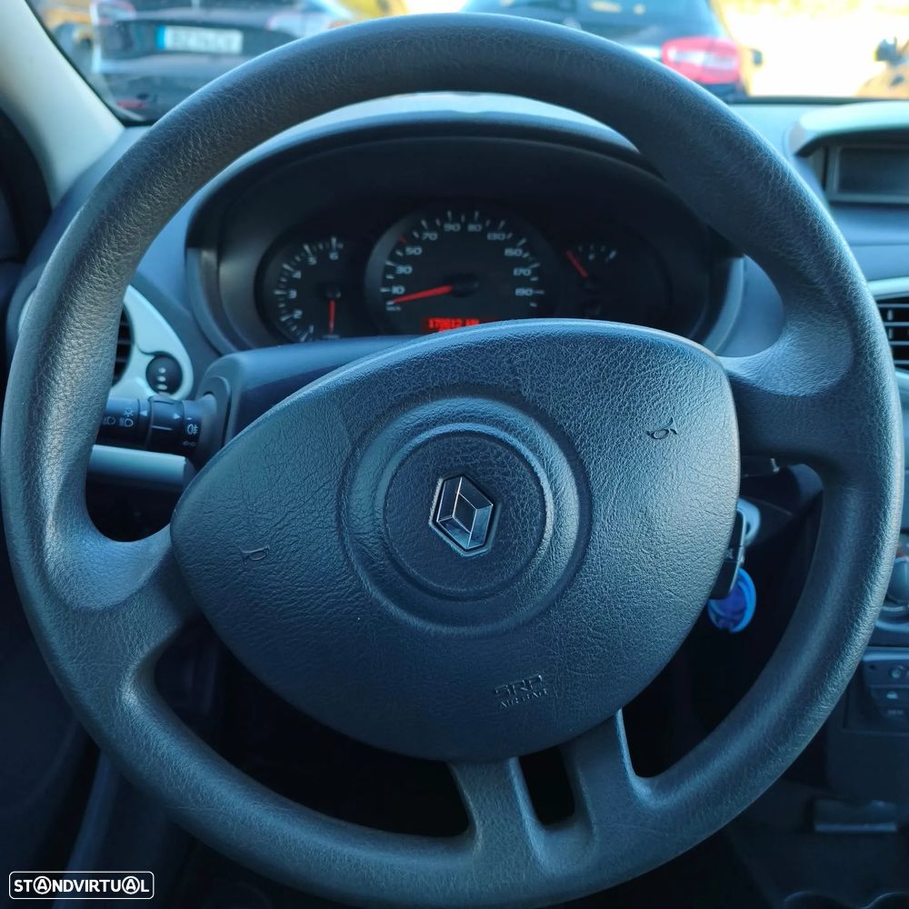 Renault CLIO - 9