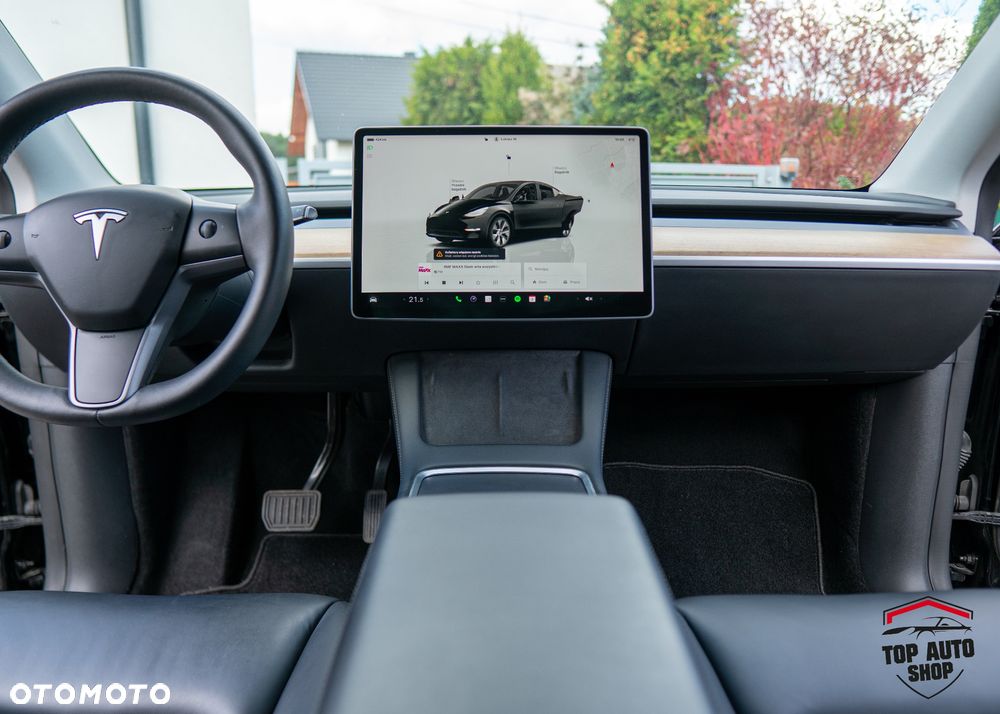 Tesla Y Long Range AWD - 23