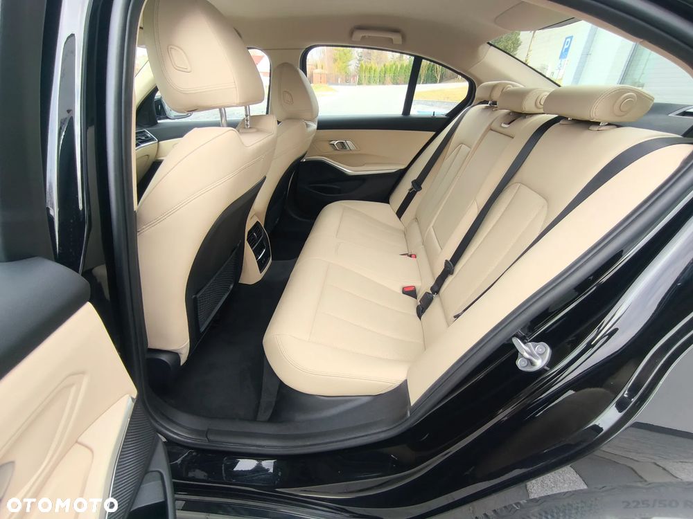 BMW Seria 3 320i - 20