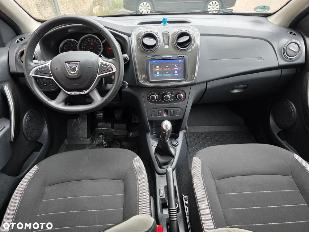 Dacia Sandero TCe 90 Laureate - 11