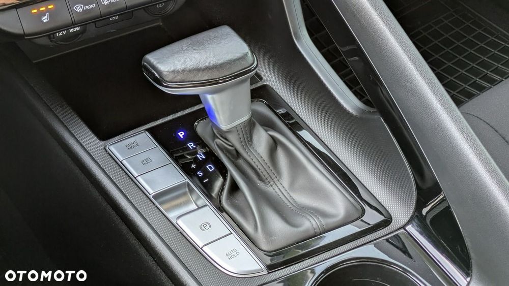 Hyundai Elantra - 22