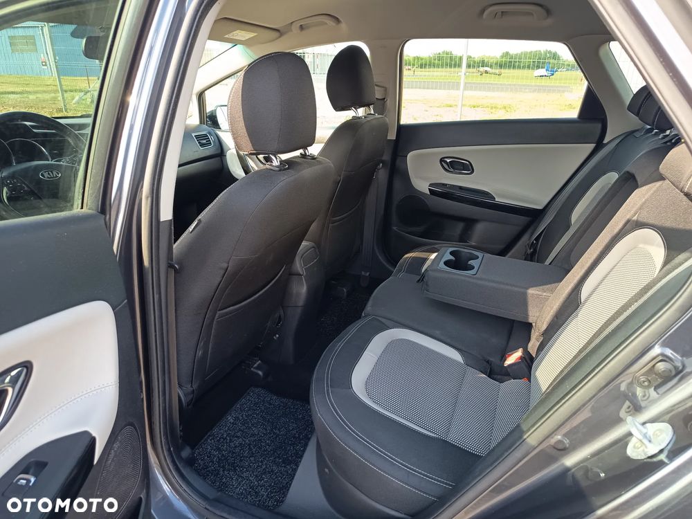 Kia Ceed - 12