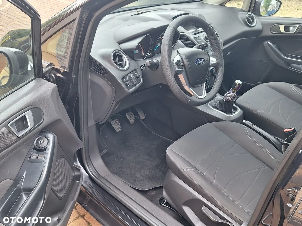Ford Fiesta 1.25 Ambiente EU5 - 6