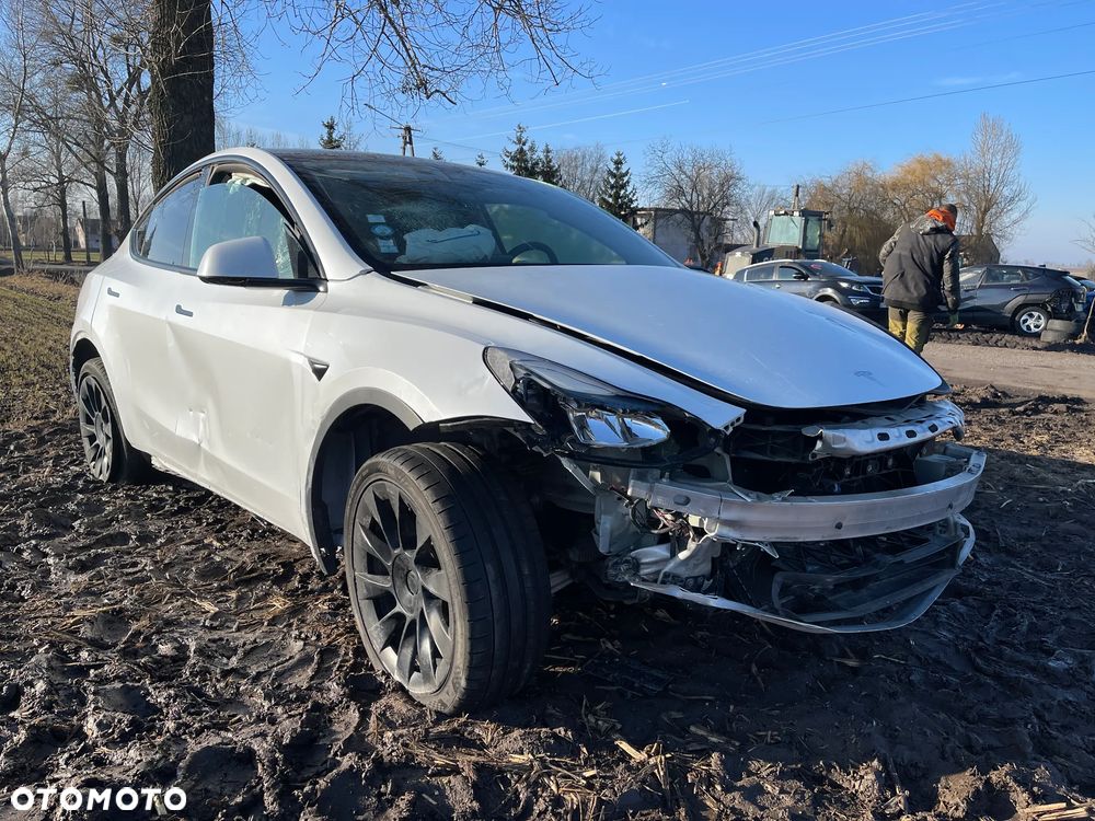 Tesla Model Y Standard - 5