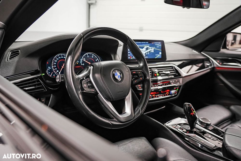 BMW Seria 5 520d Touring Aut. Sport Line - 26