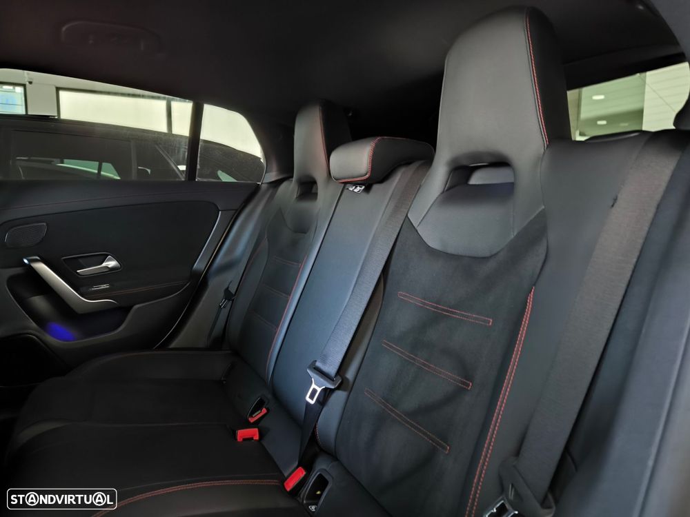 Mercedes-Benz CLA 180 d 7G-DCT AMG Line - 12