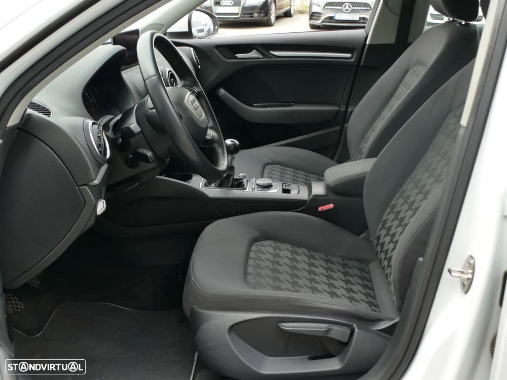 Audi A3 Sportback 1.6 TDI Advance Ultra - 26