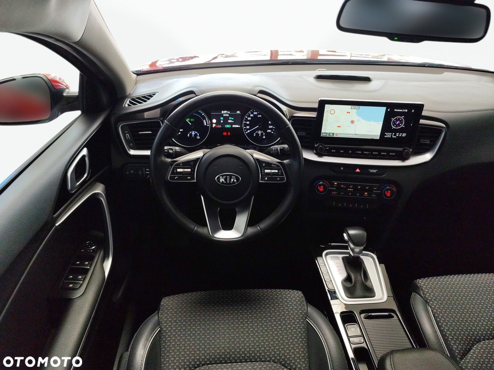 Kia XCeed - 14