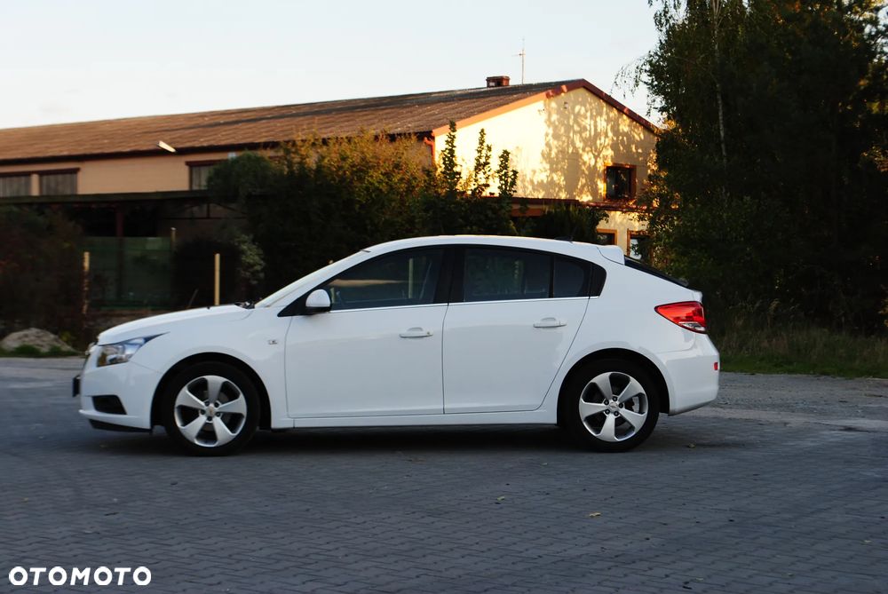 Chevrolet Cruze 1.8 LTZ - 3