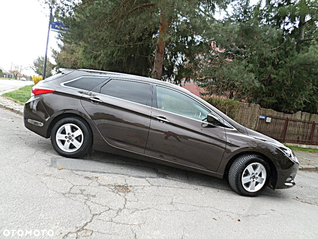 Hyundai i40 Kombi blue 1.6 Trend - 6